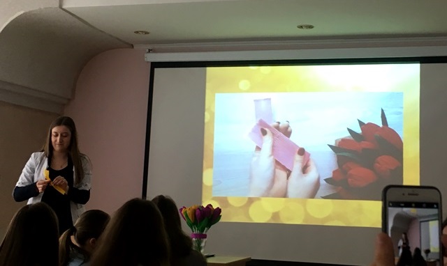 Майстер-клас з виготовлення первоцвітів